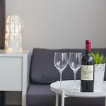 Hall Apart&rooms بيت ضيافة 3*