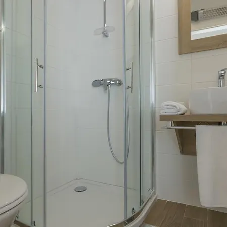 Hall Apart&rooms 3* Split