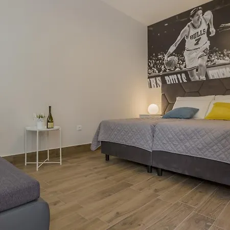 Hall Apart&rooms Guest house *