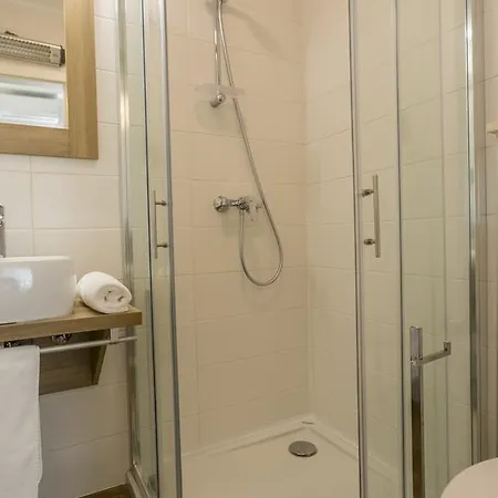 Guest house Hall Apart&rooms *