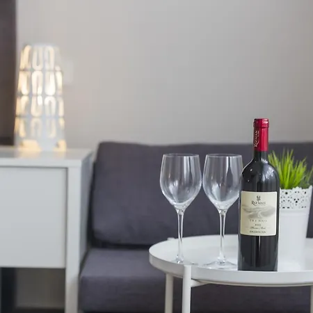 Hall Apart&rooms 게스트하우스 4*